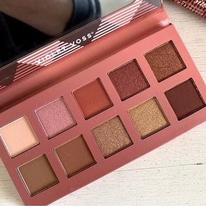 🆕 VIOLET VOSS
Windflower Fun Sized Palette